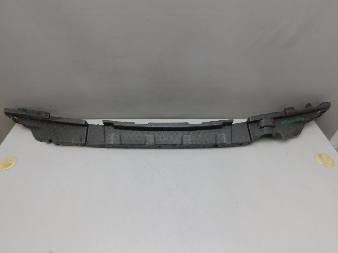 Усилитель переднего бампера