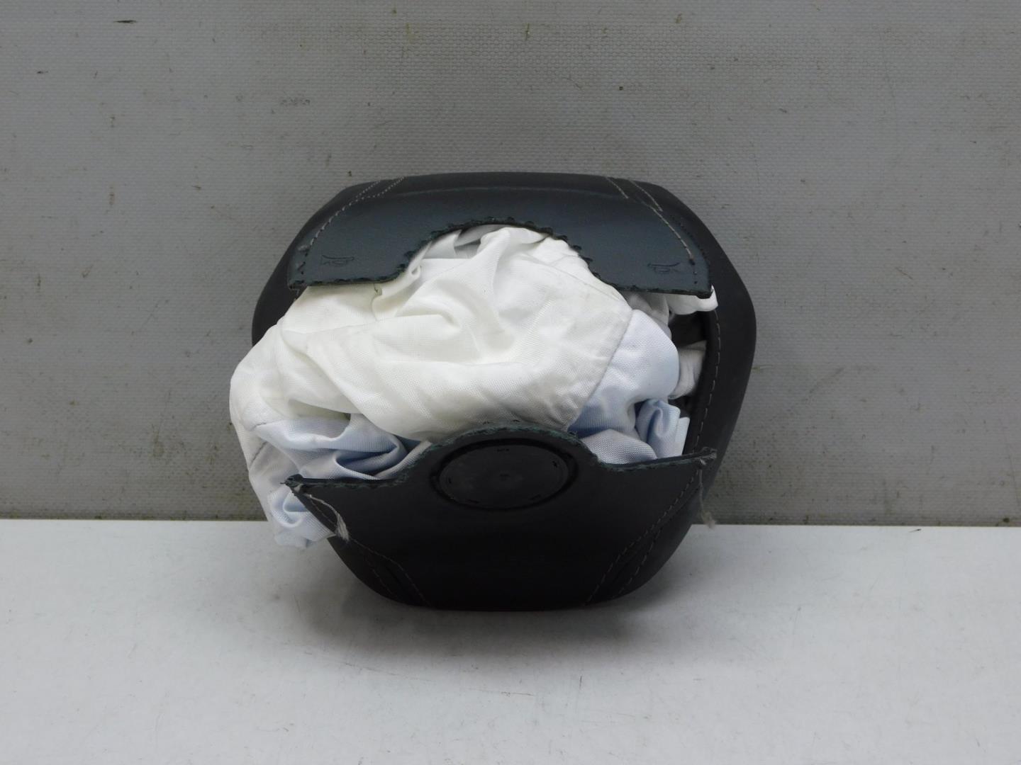 Подушка безопасности в рулевое колесо