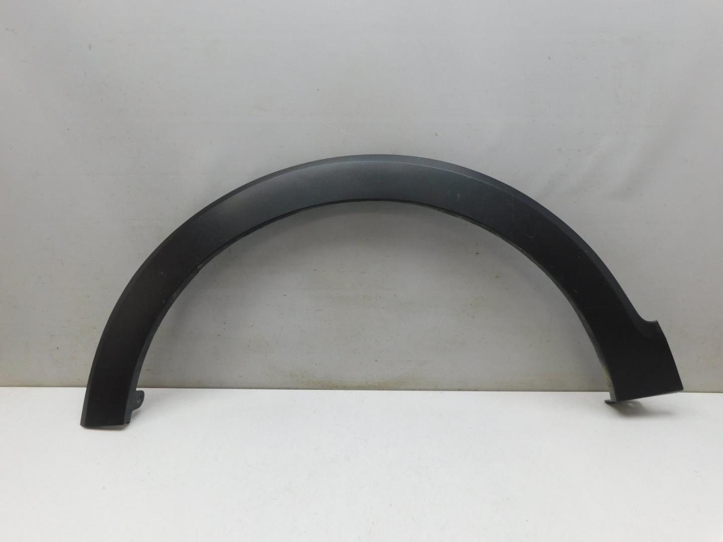 Накладка переднего крыла левого