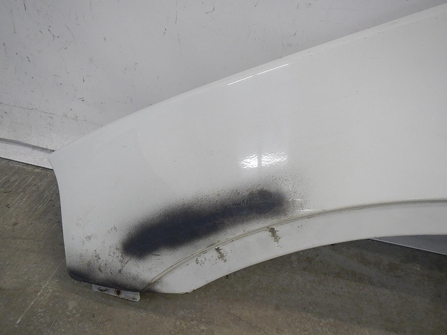 Крыло переднее левое