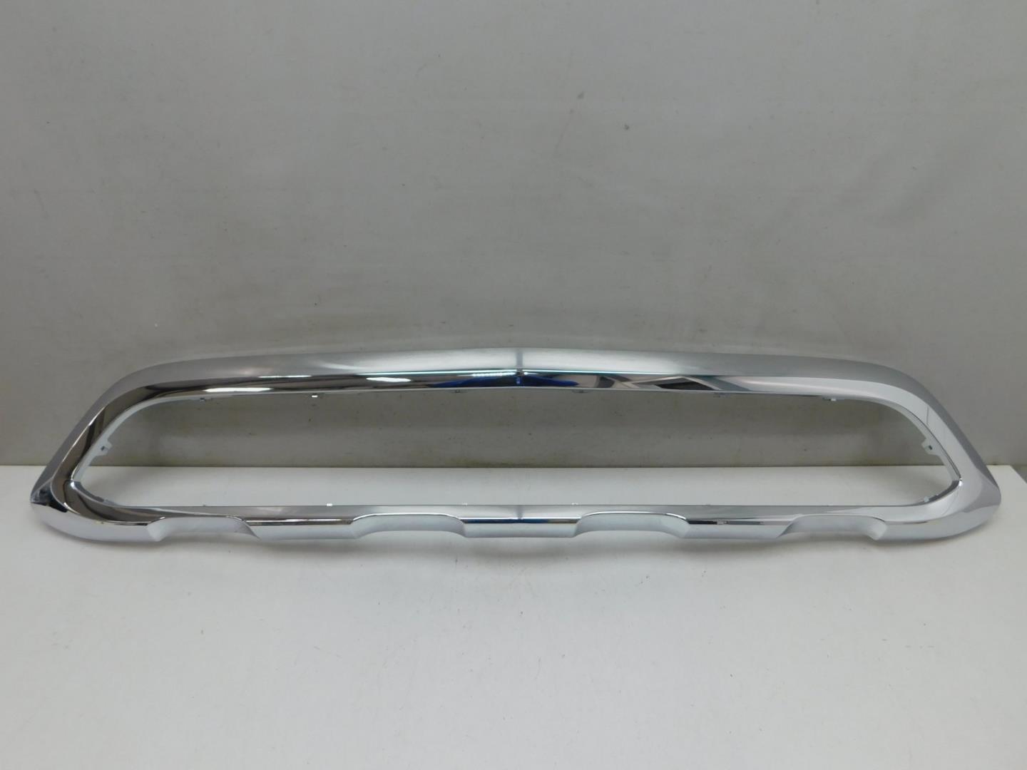 Накладка переднего бампера