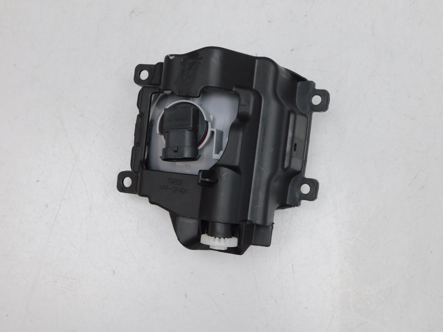 Фара противотуманная левая