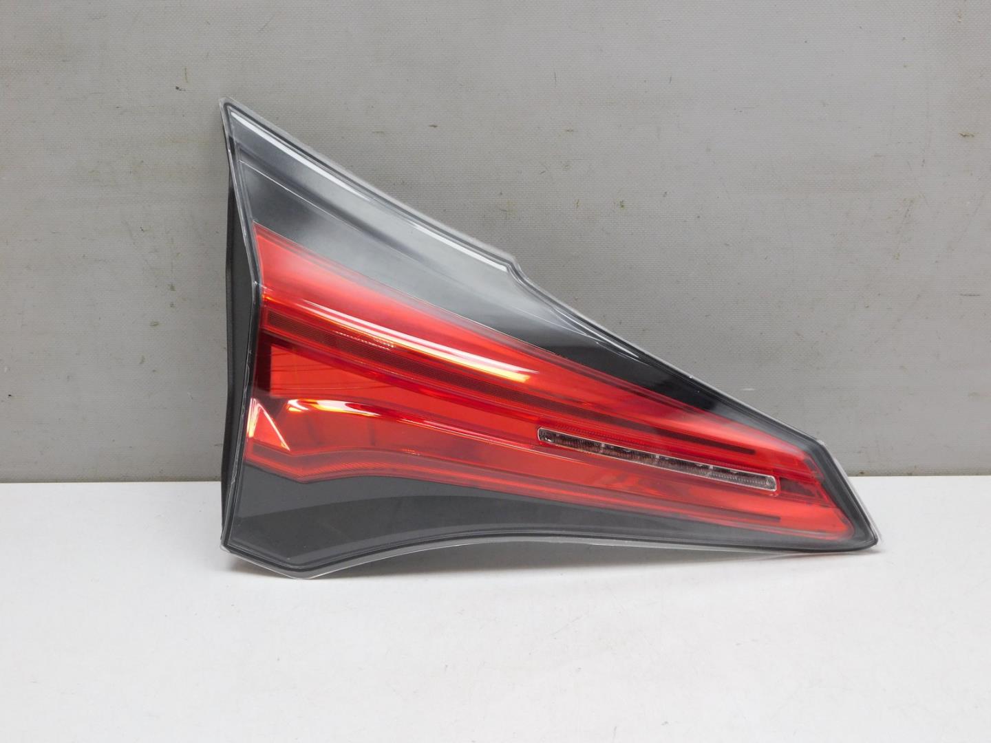 Фонарь задний внутренний левый