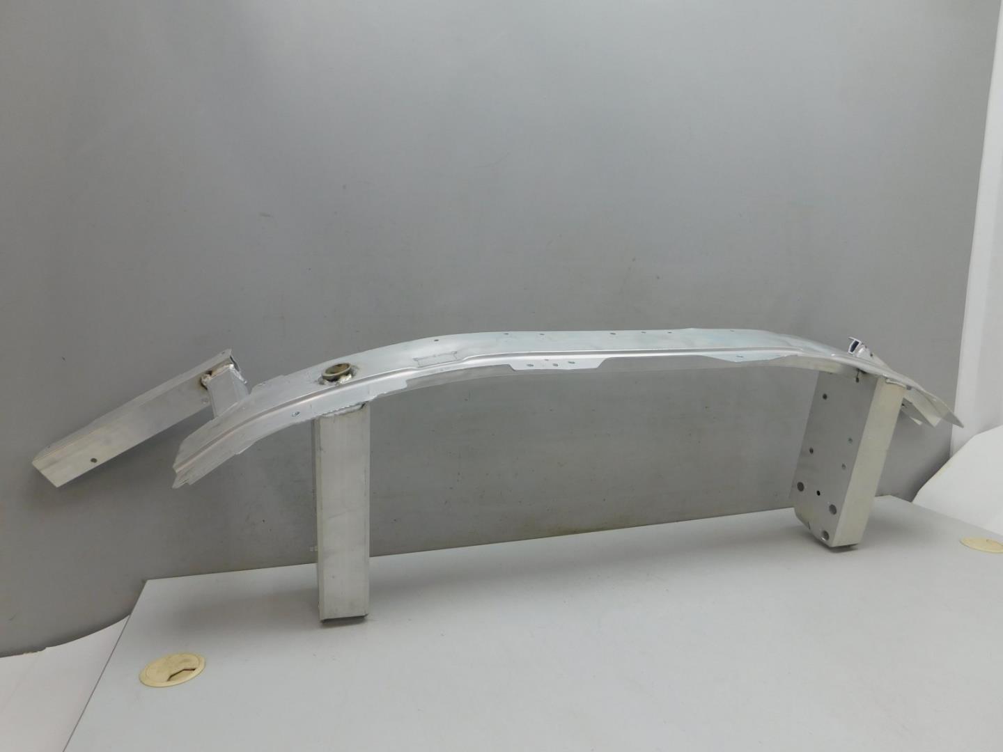 Усилитель переднего бампера