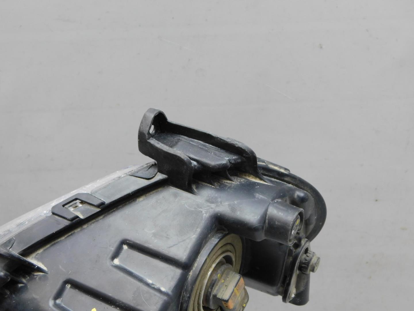 Фара противотуманная правая