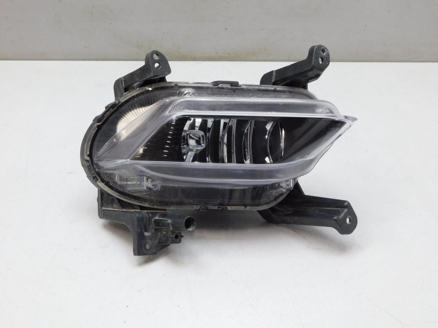 Фара противотуманная правая