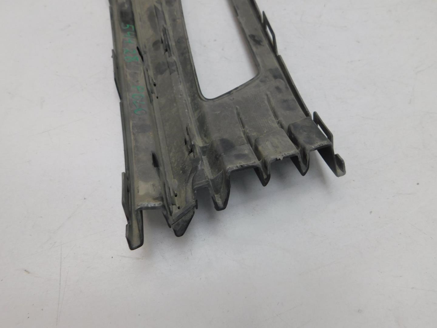 Решетка в бампер левая