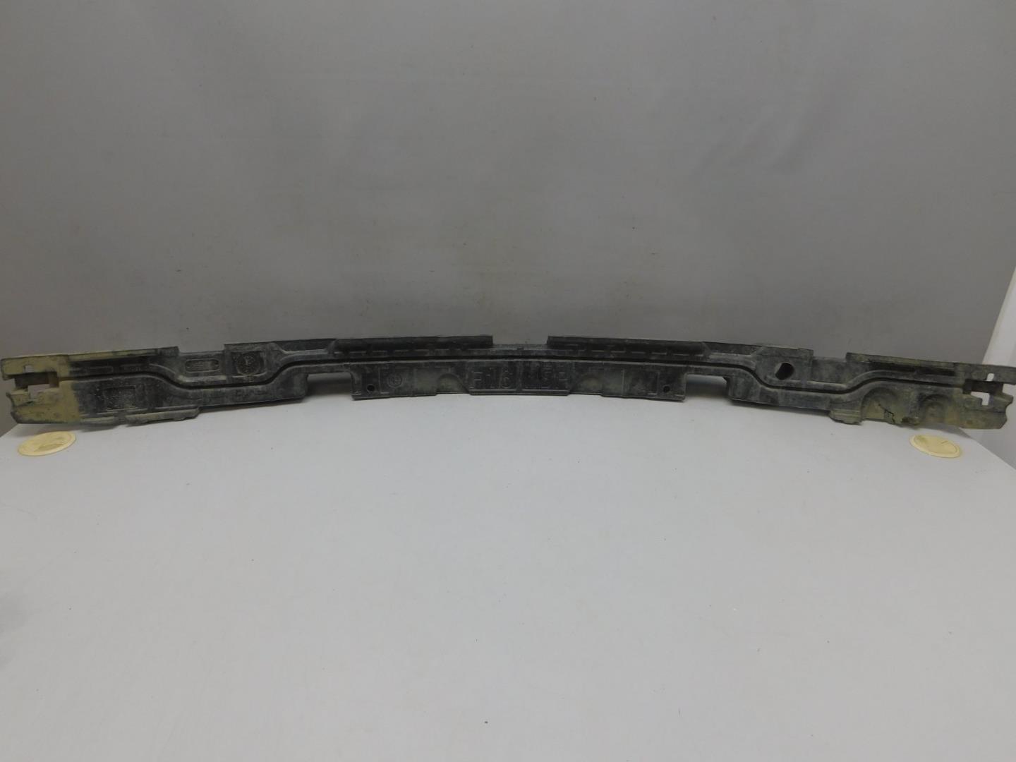 Усилитель переднего бампера