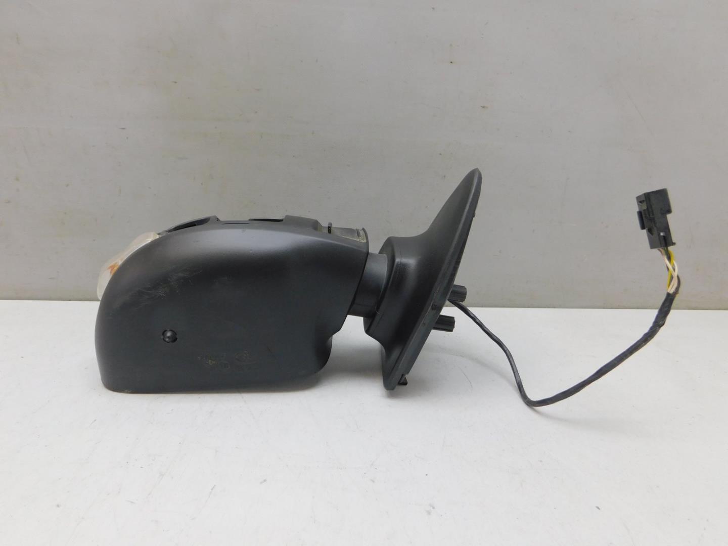 Зеркало правое электрическое