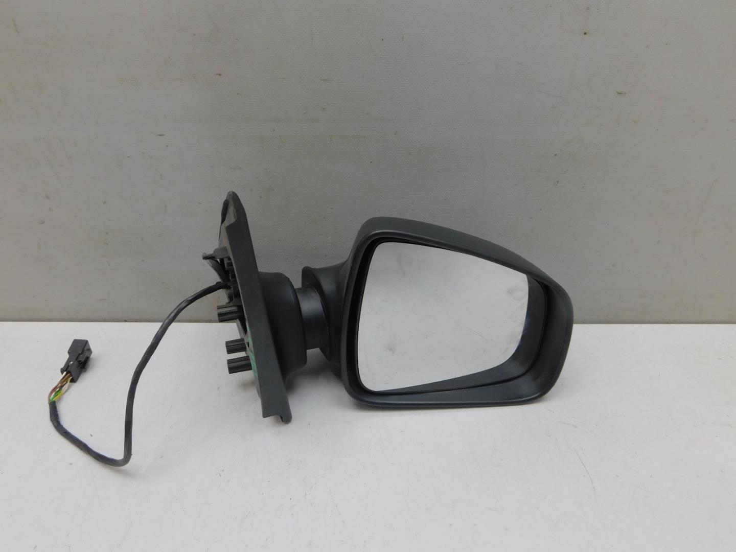 Зеркало правое электрическое