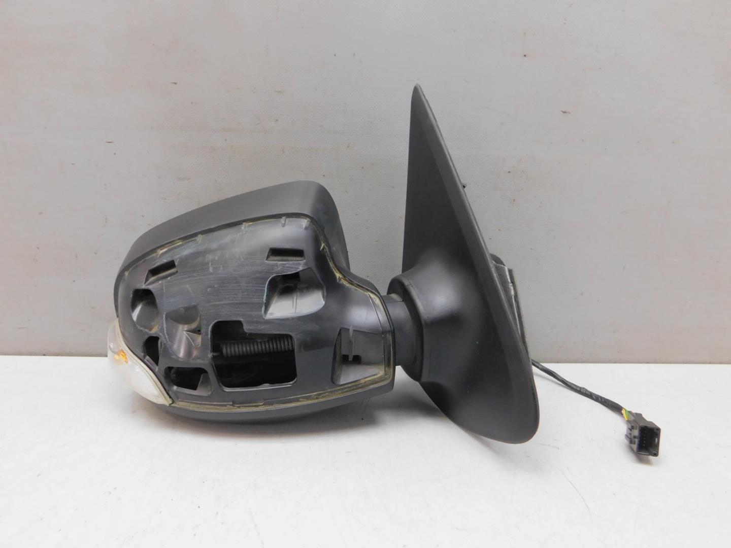 Зеркало правое электрическое