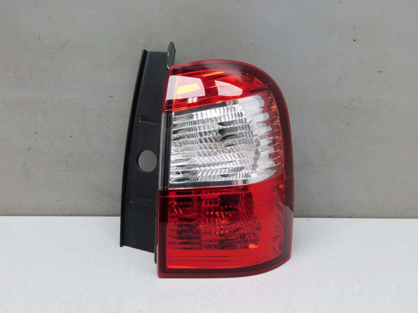 Фонарь задний наружный правый