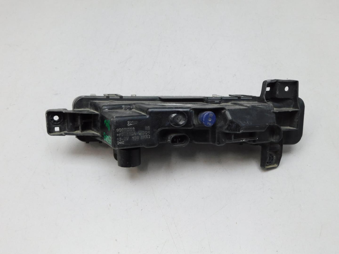 Фара противотуманная правая