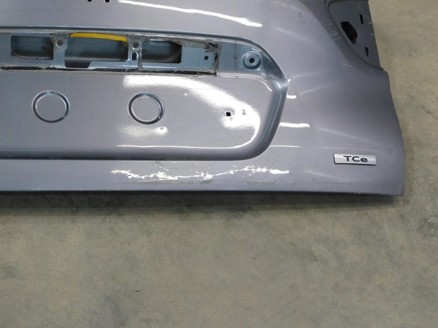 Дверь багажника