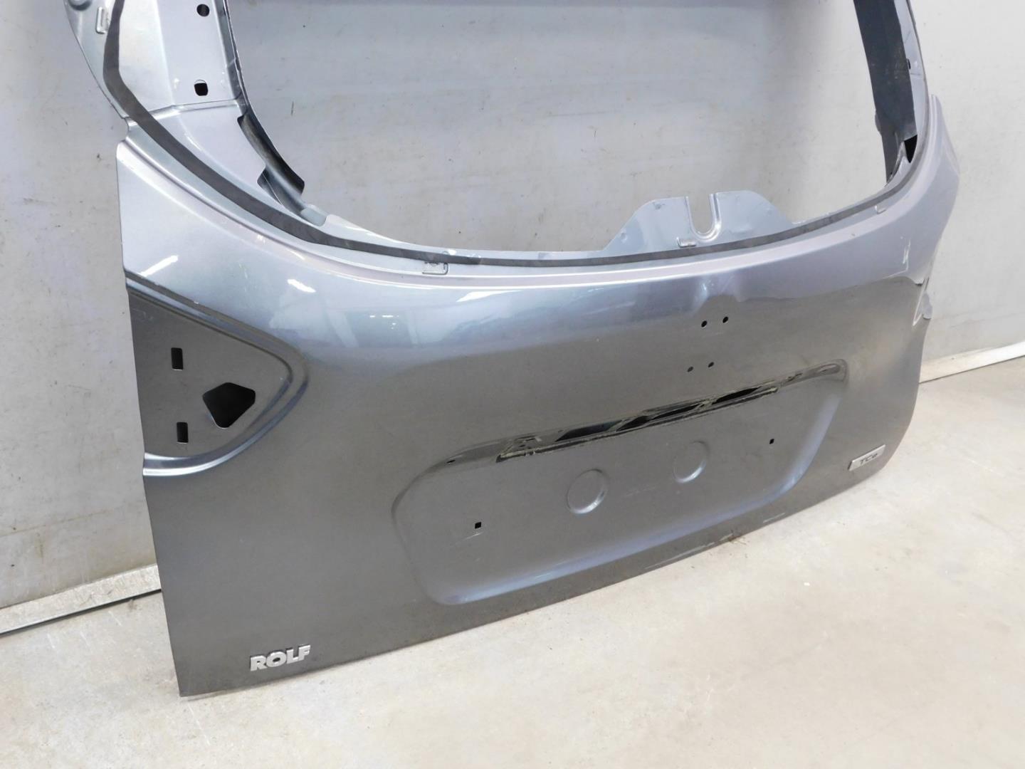 Дверь багажника