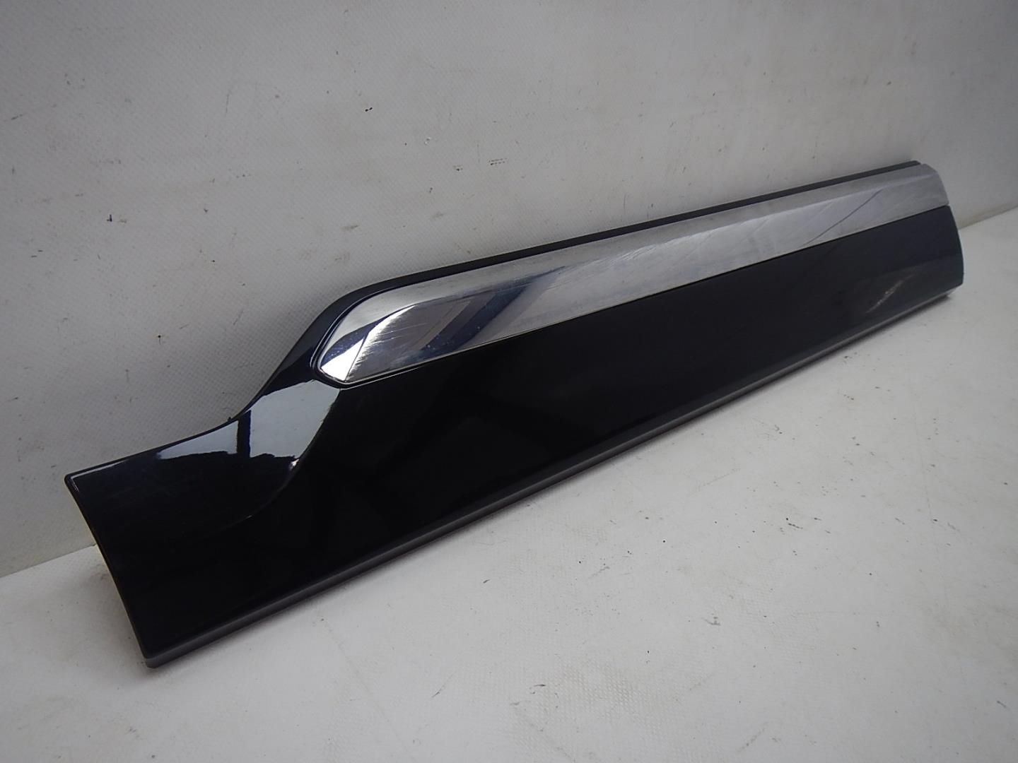 Накладка двери задней правой