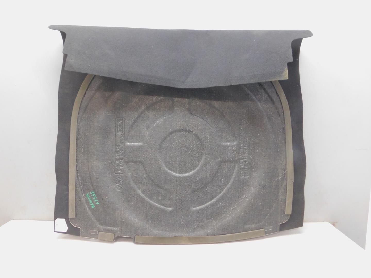 Обшивка багажника