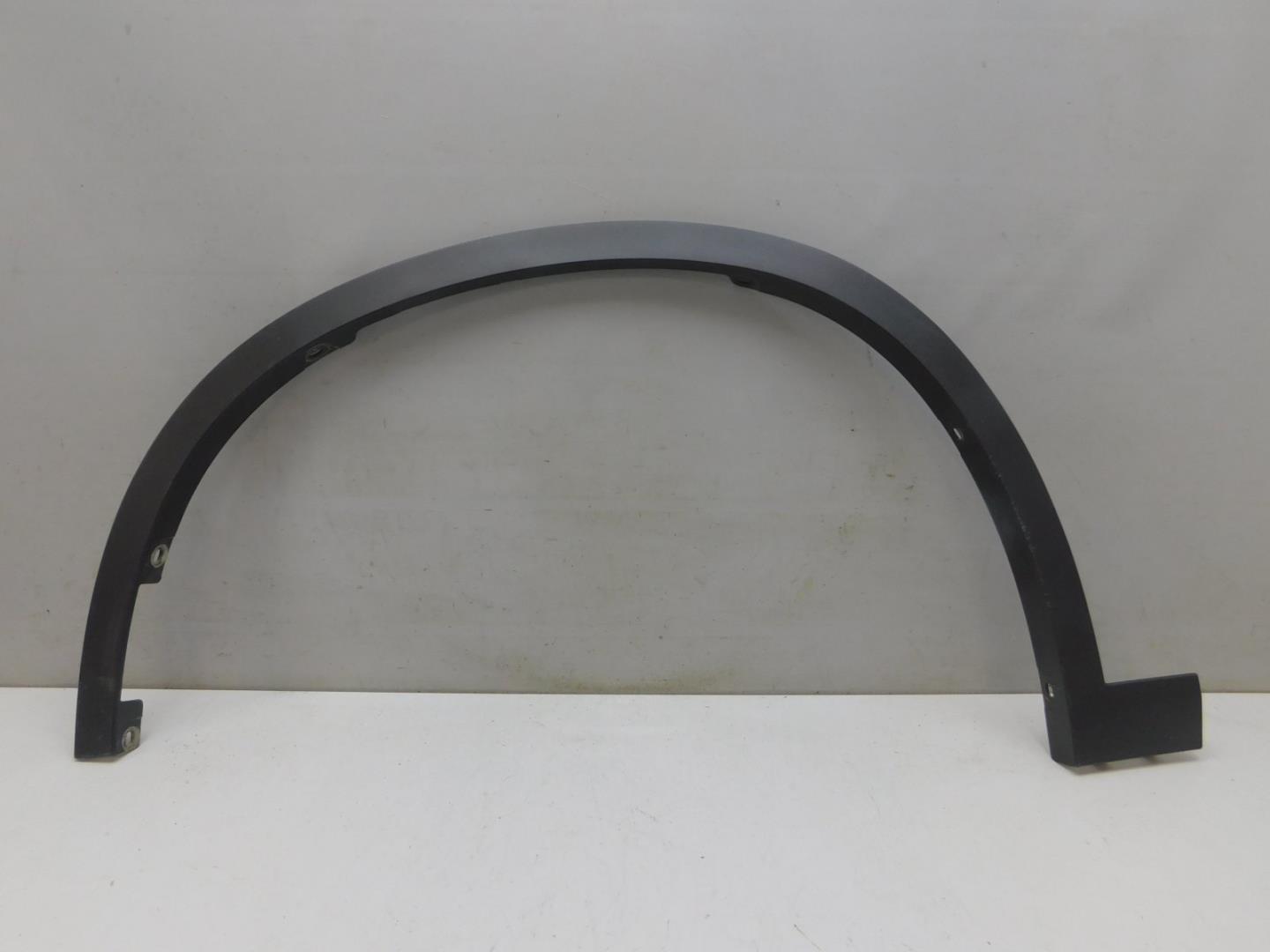 Накладка переднего крыла левого