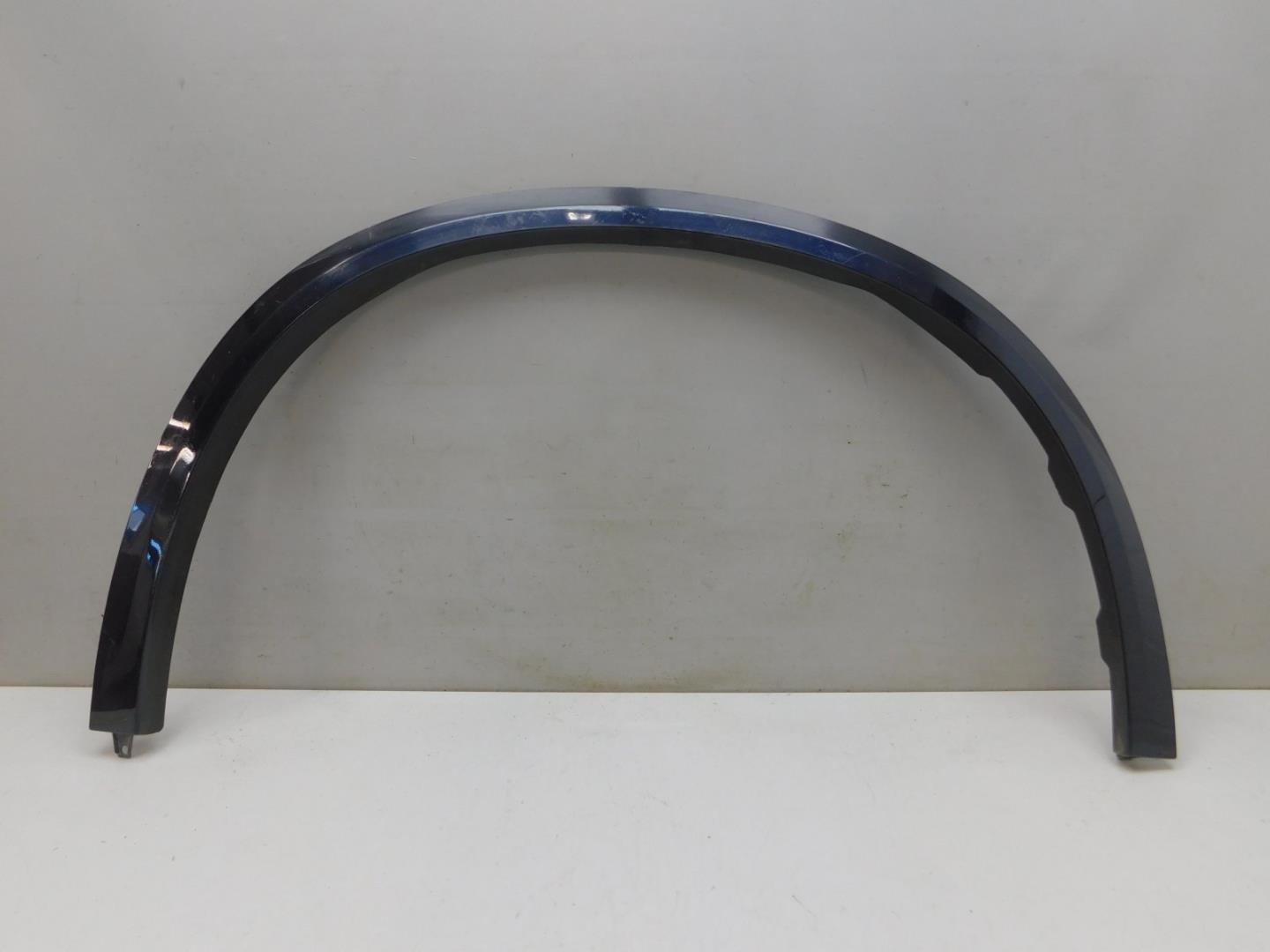 Накладка переднего крыла правого