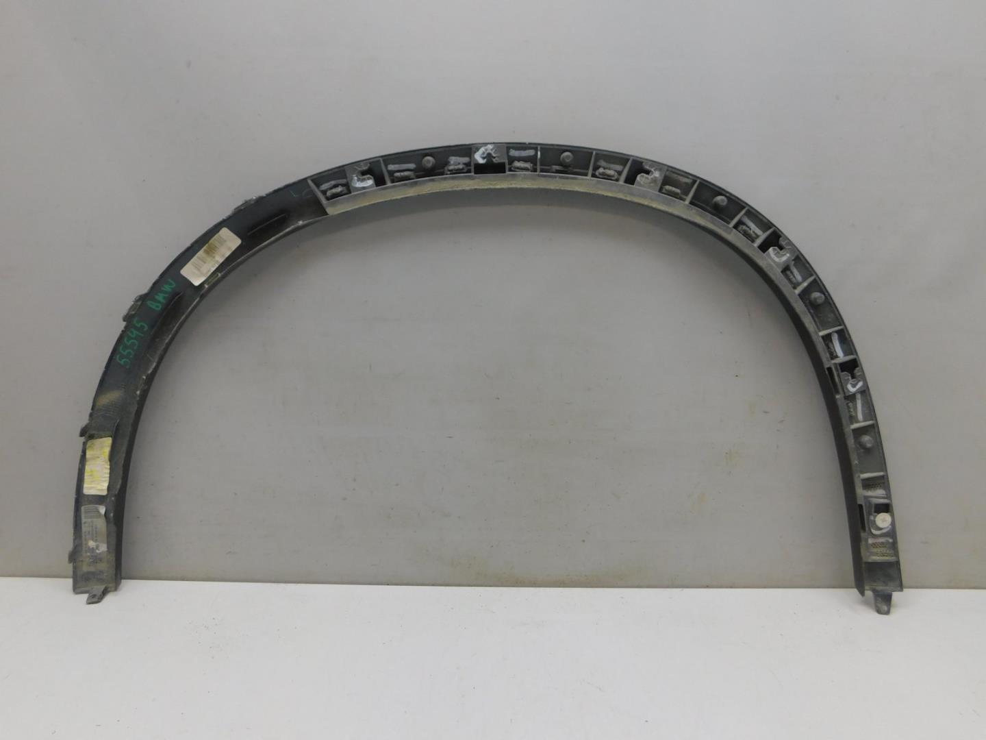 Накладка переднего крыла правого