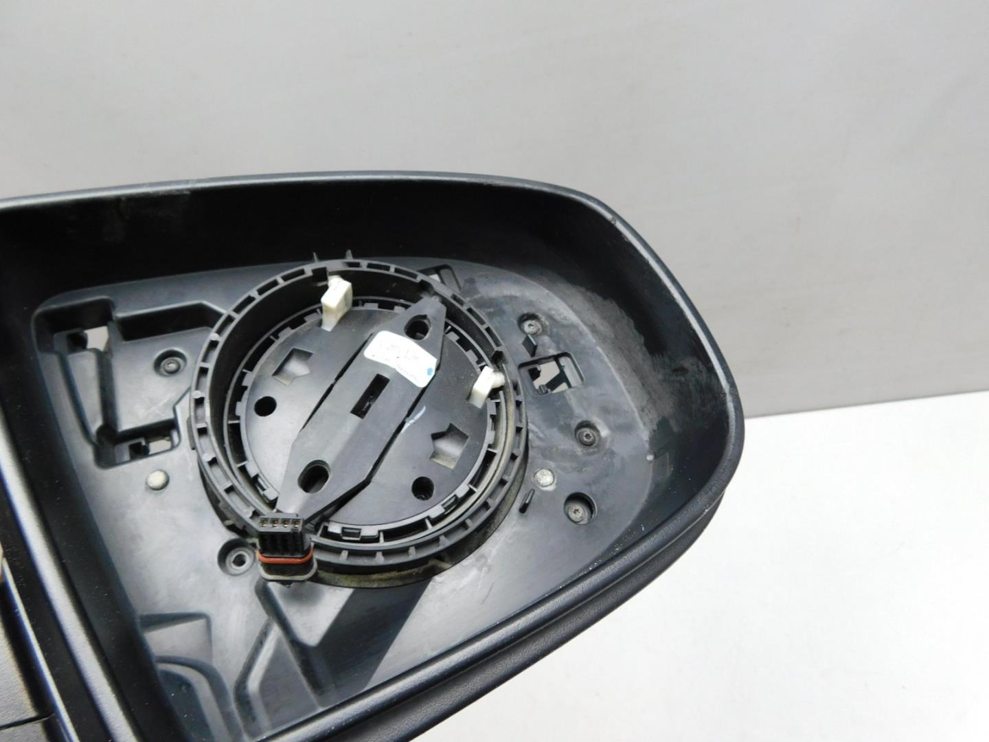 Зеркало правое электрическое