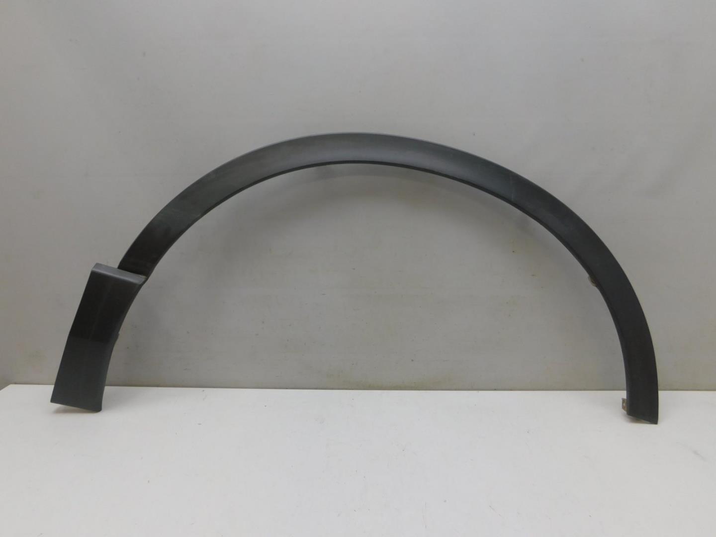 Накладка переднего крыла правого