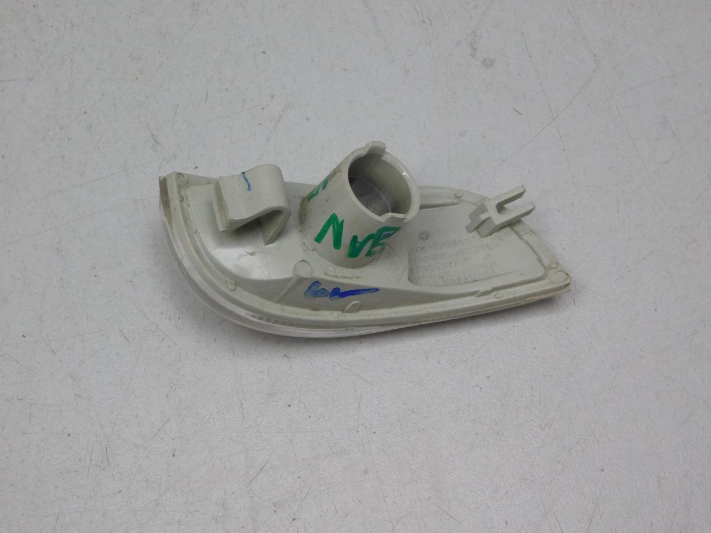 Повторитель поворота белый