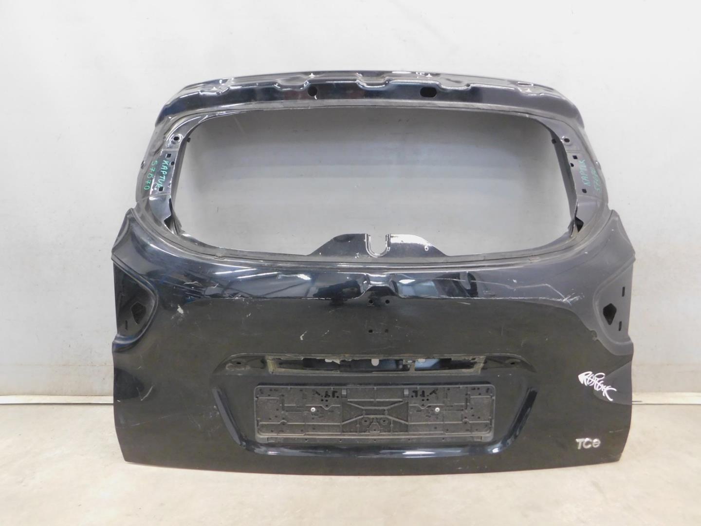 Дверь багажника