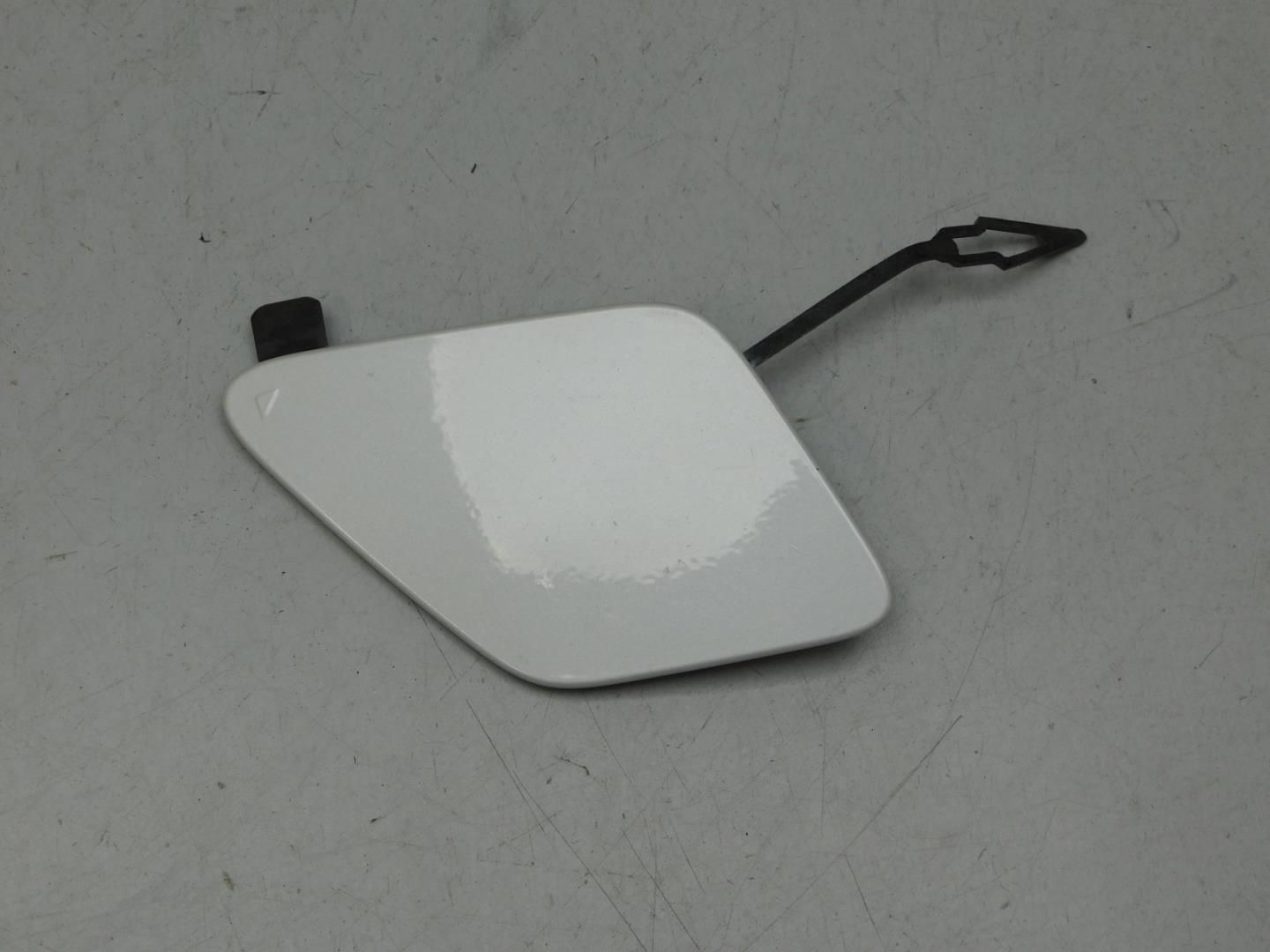 Заглушка буксировочного крюка