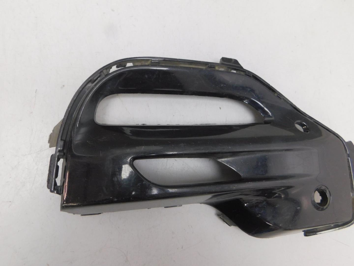 Решетка в бампер правая