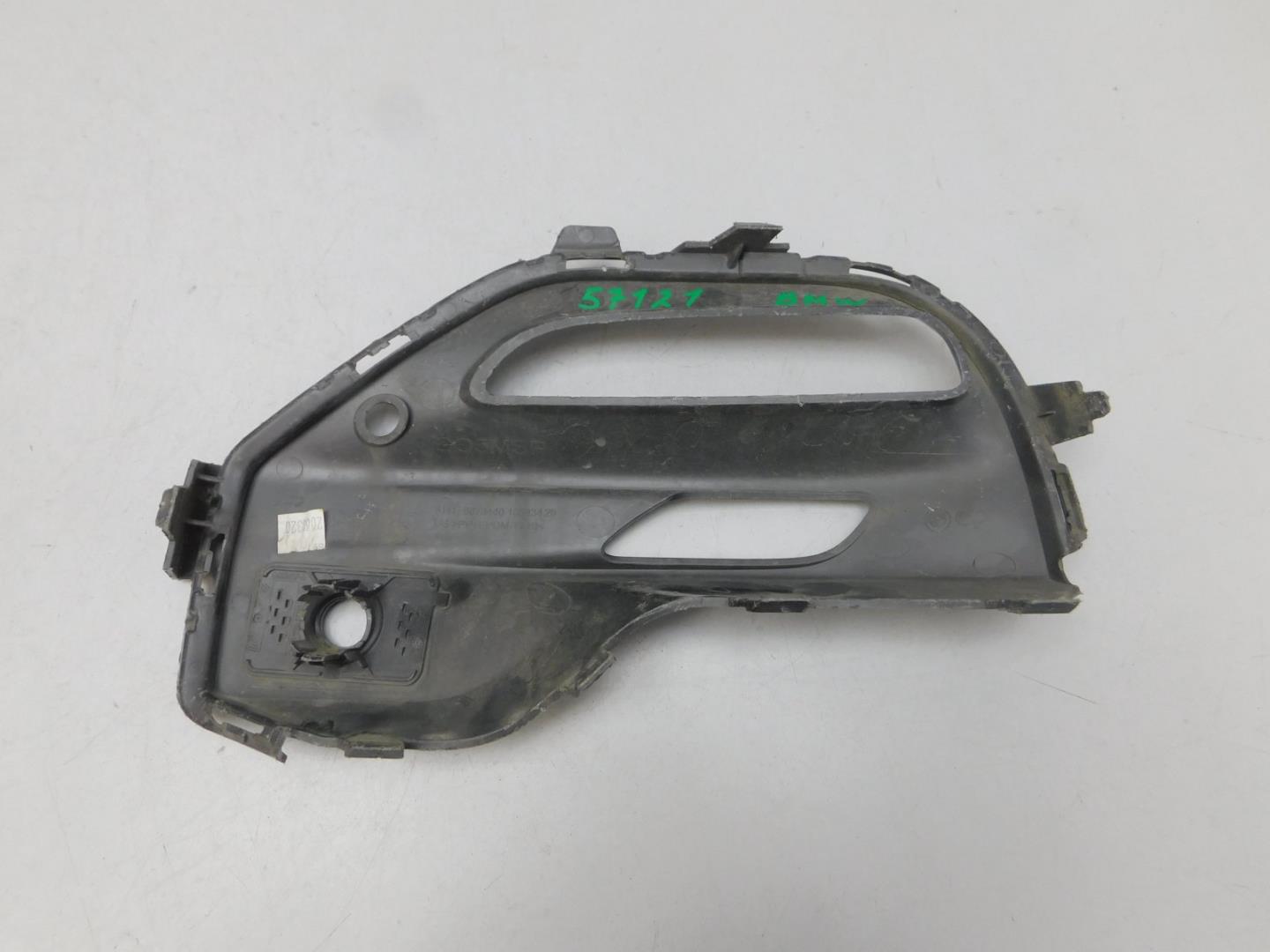 Решетка в бампер правая