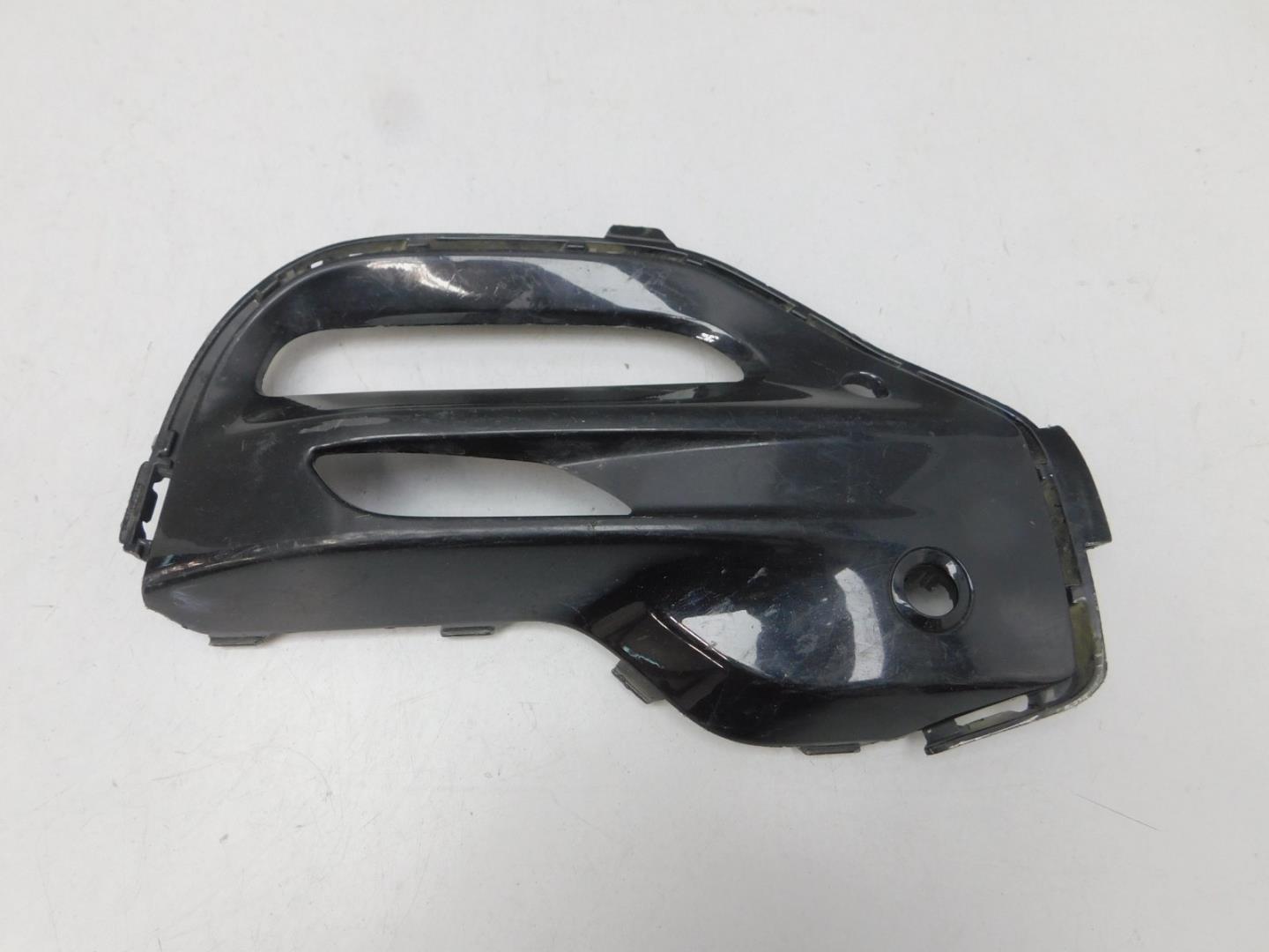 Решетка в бампер правая