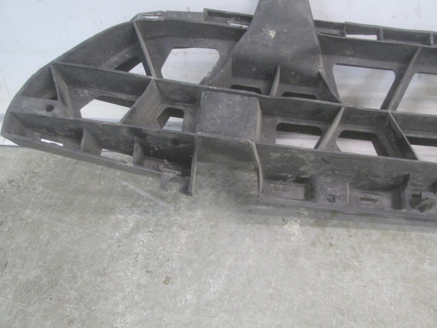 Усилитель переднего бампера