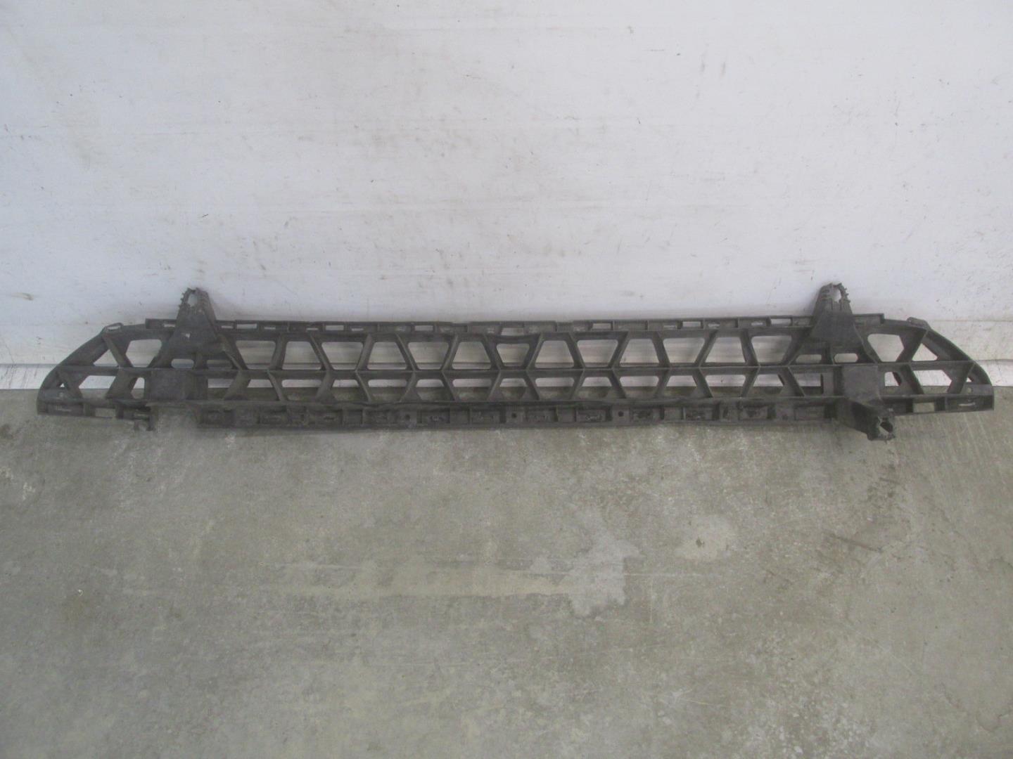 Усилитель переднего бампера