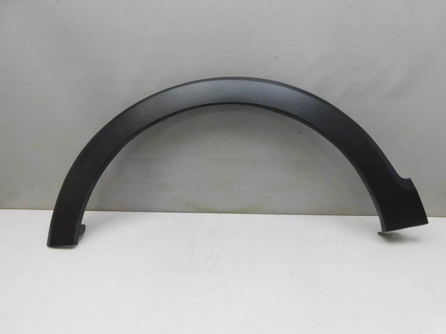 Накладка переднего крыла левого