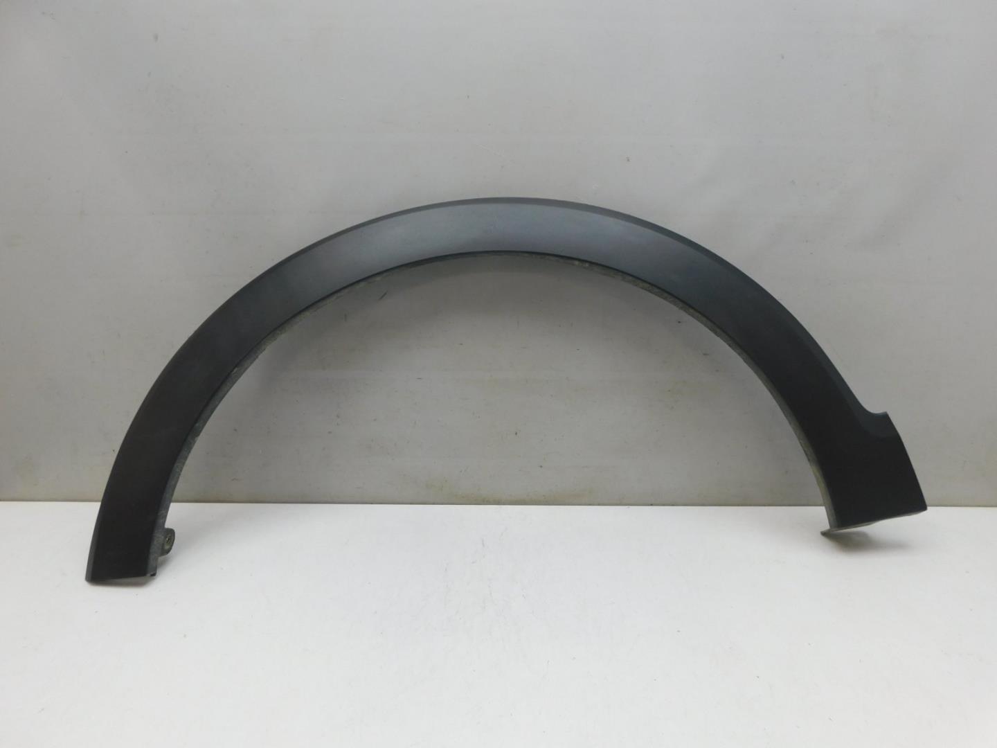 Накладка переднего крыла левого