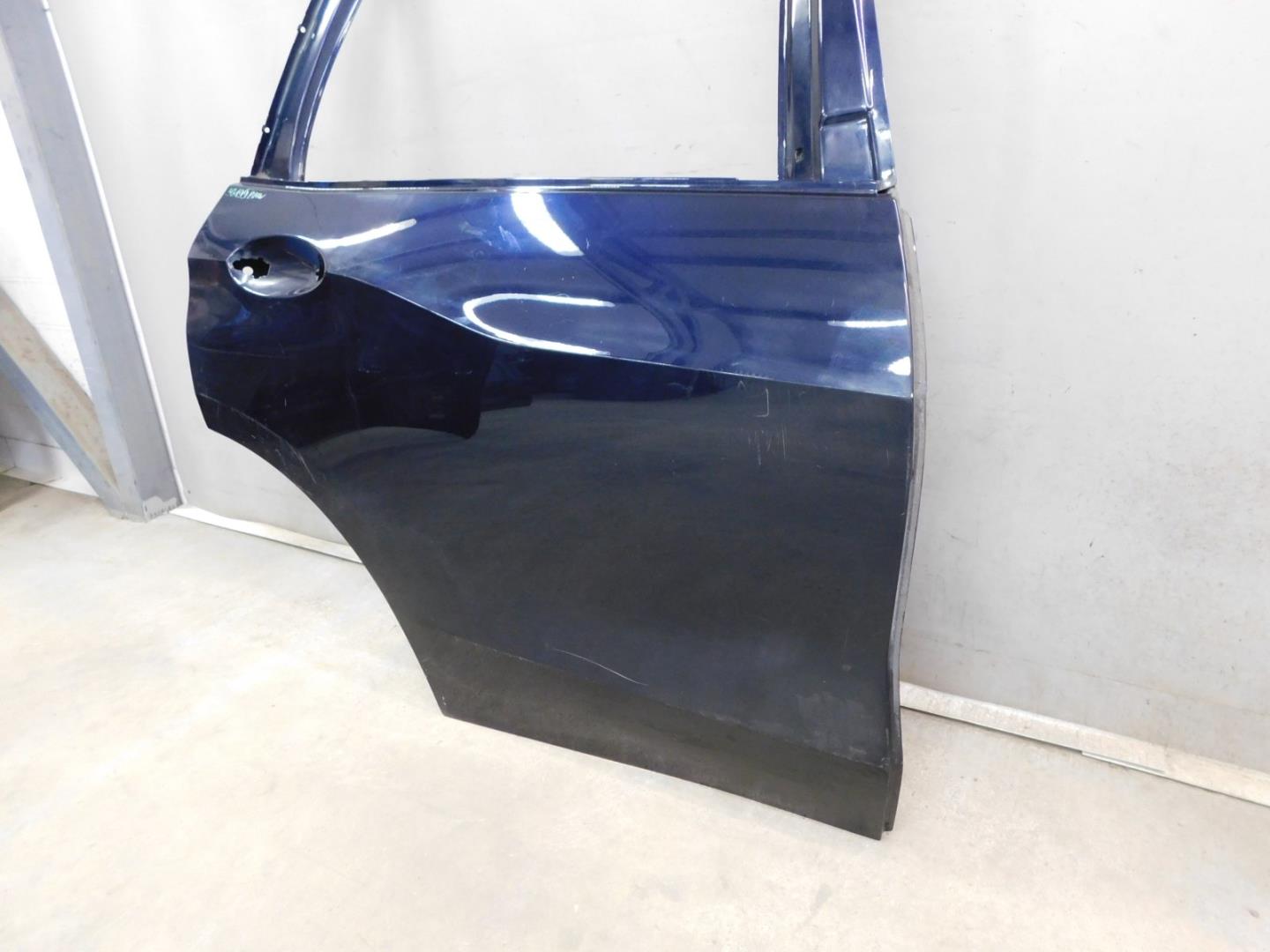 Дверь задняя правая