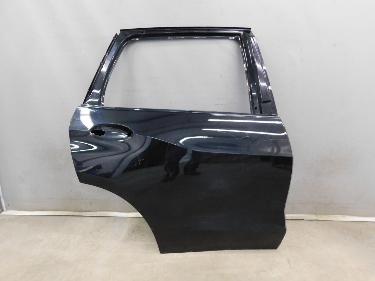 Дверь задняя правая