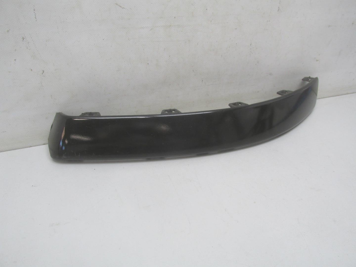 Молдинг переднего бампера