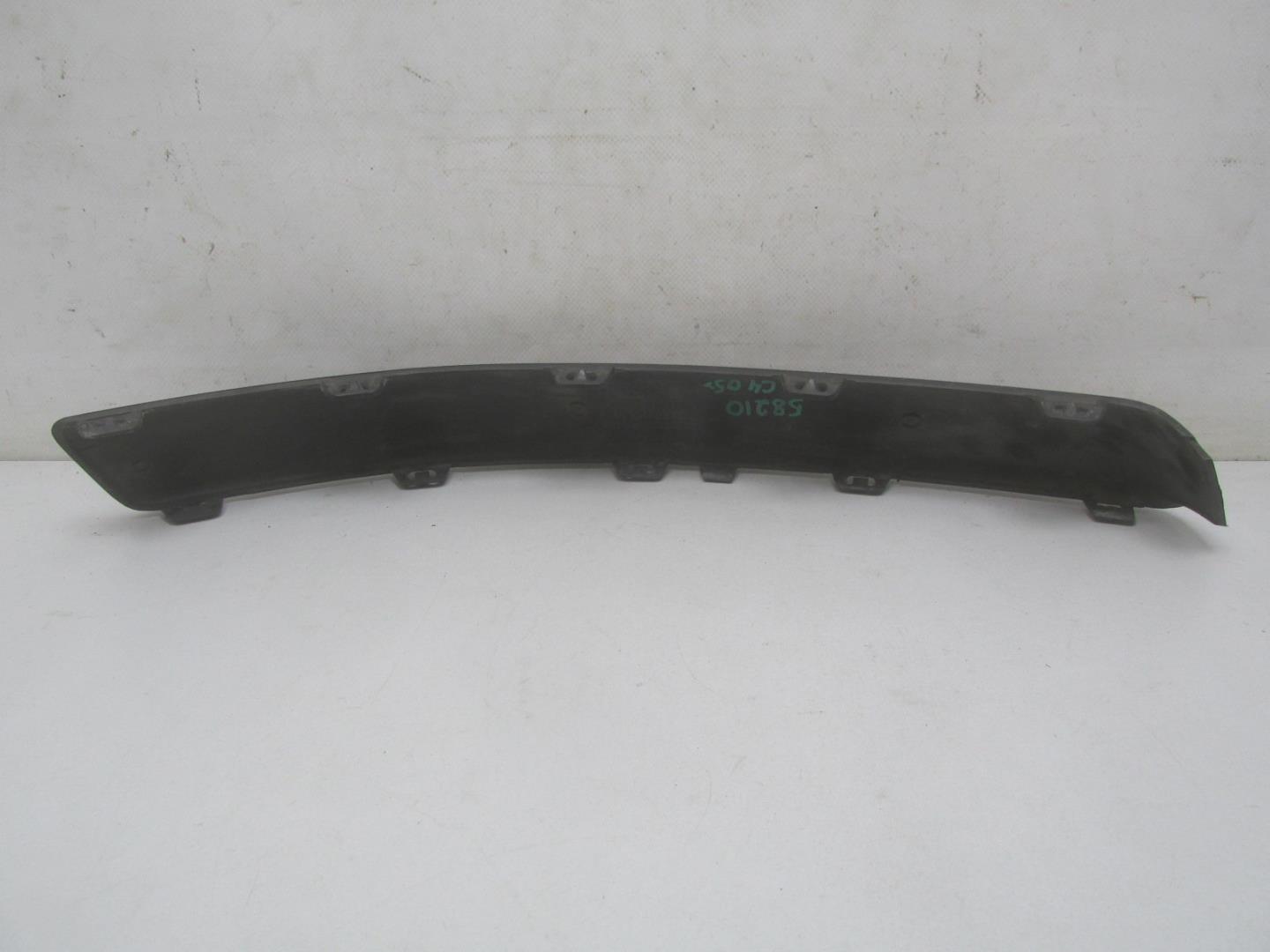 Молдинг переднего бампера