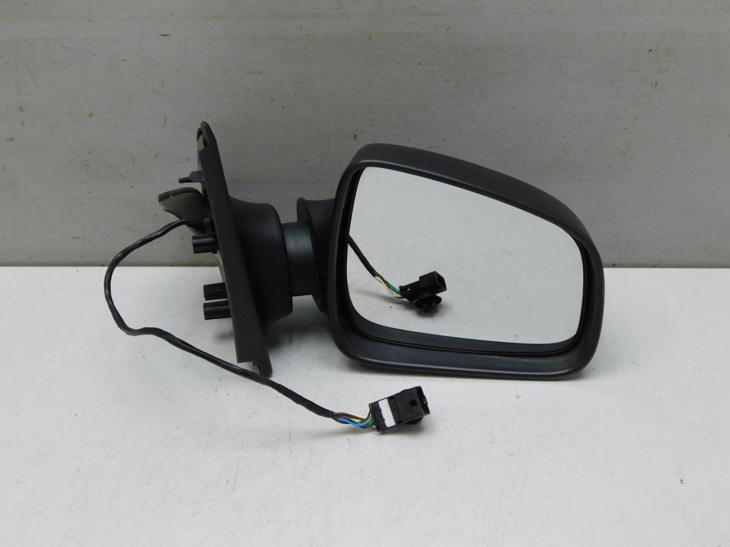 Зеркало правое электрическое