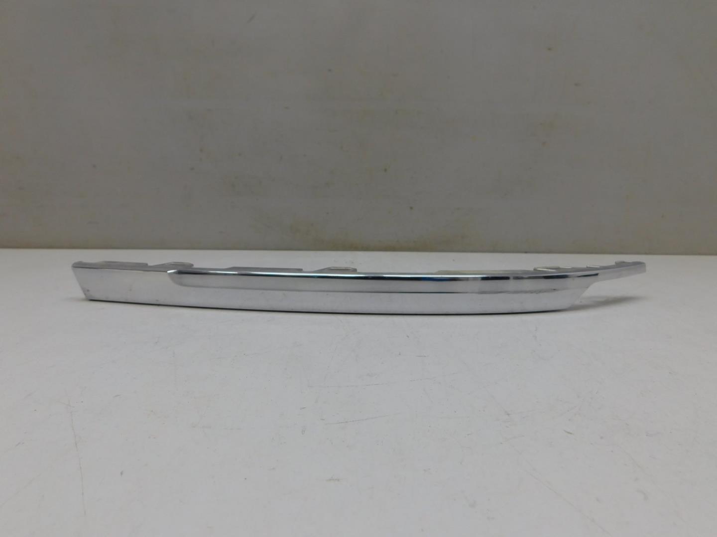 Молдинг заднего бампера