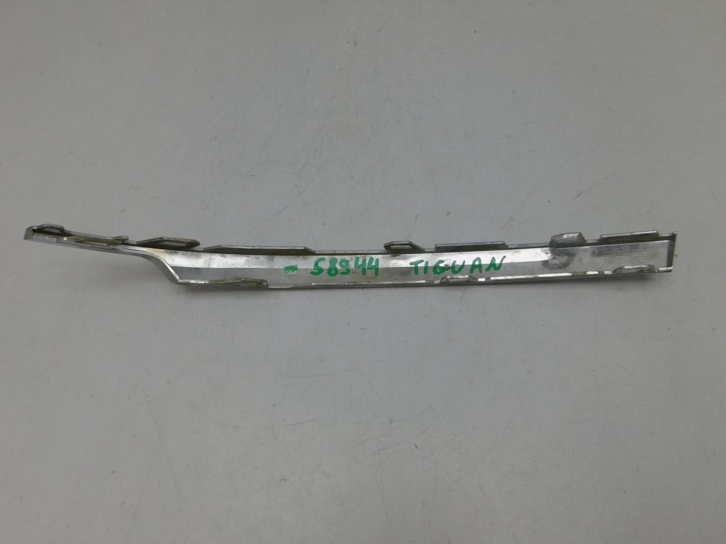 Молдинг заднего бампера