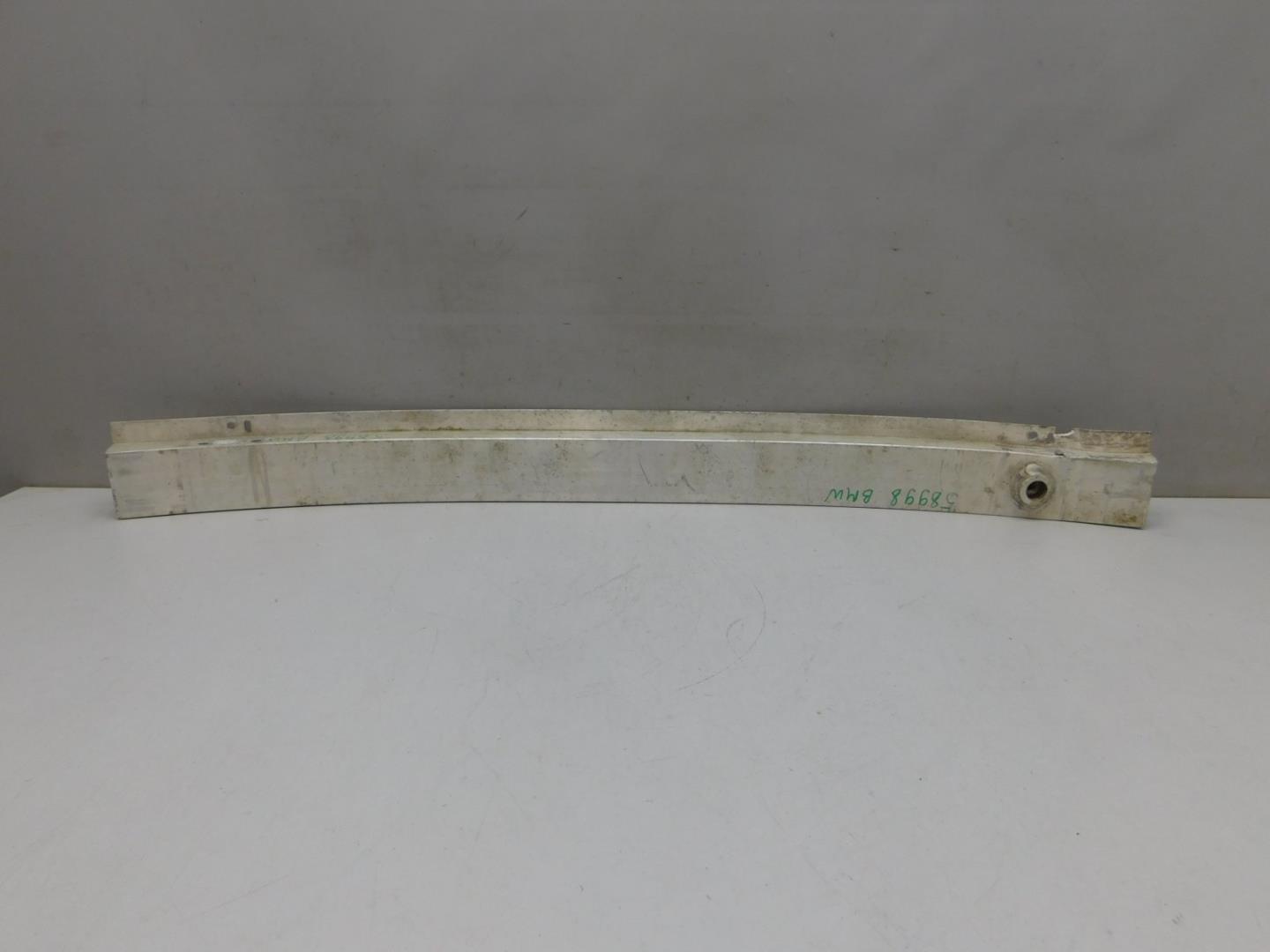 Усилитель переднего бампера