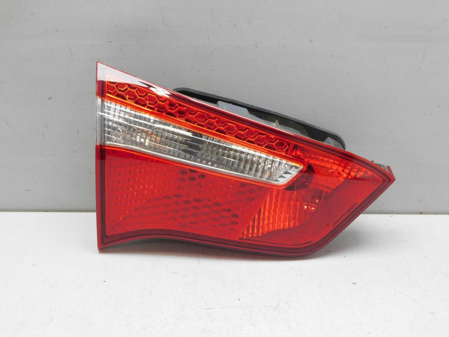 Фонарь задний внутренний левый