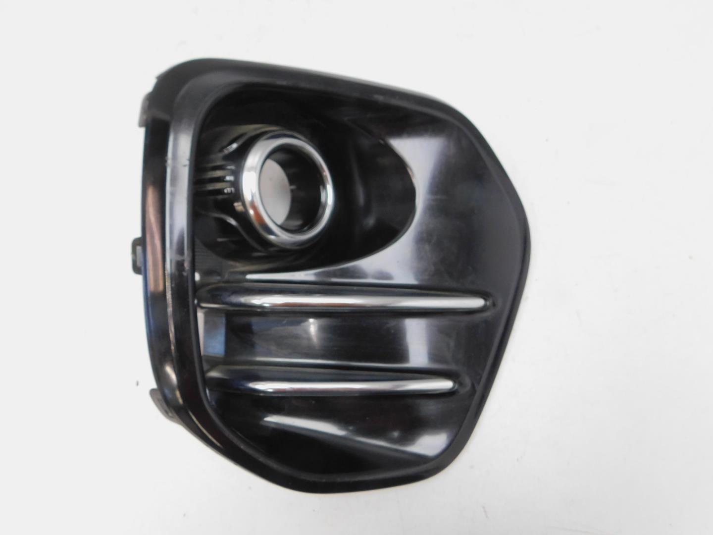 Решетка в бампер правая