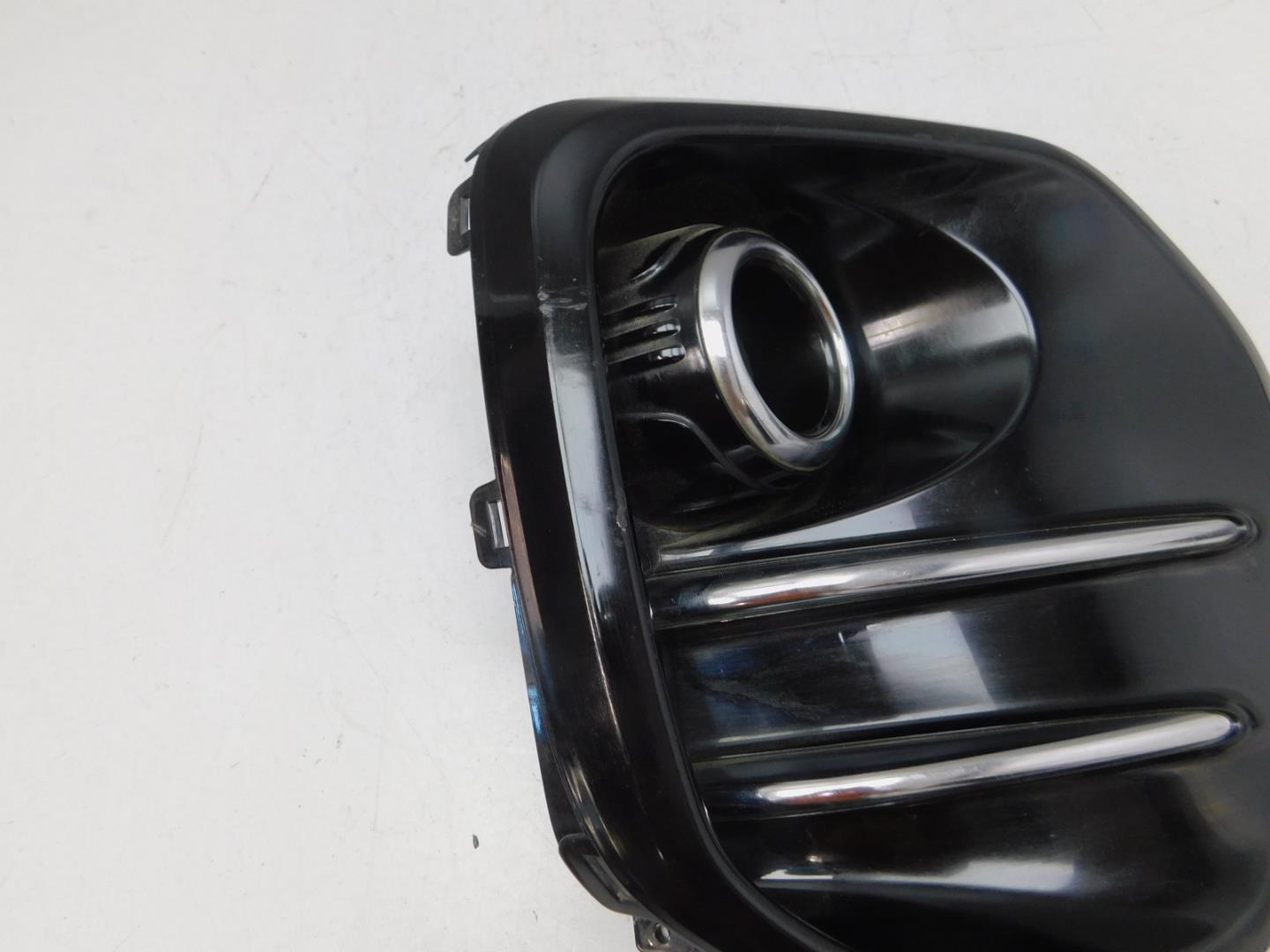 Решетка в бампер правая