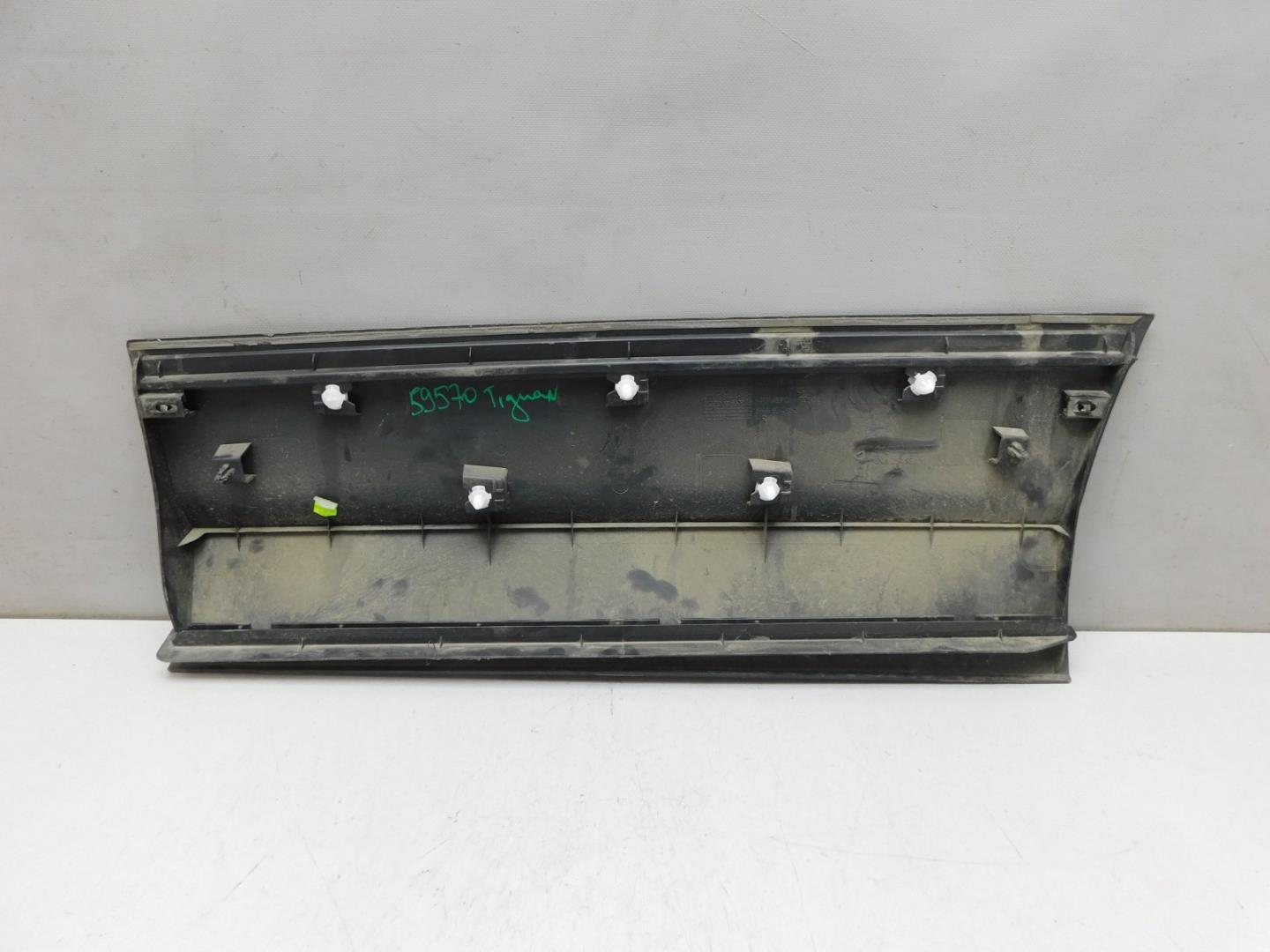 Накладка двери задней правой