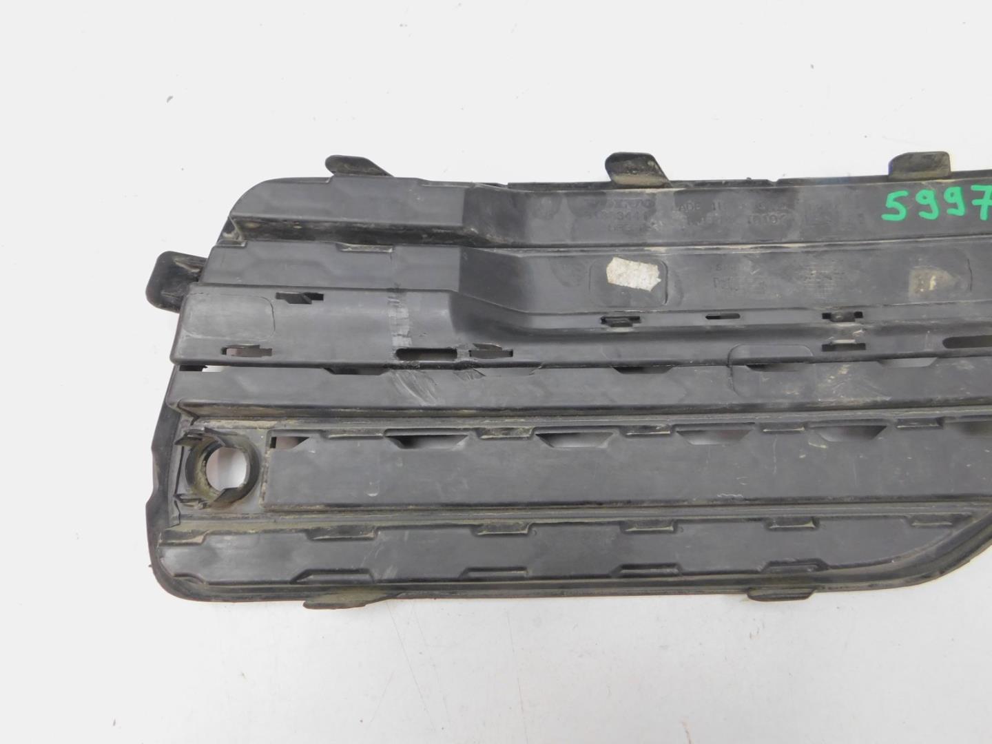 Решетка в бампер левая