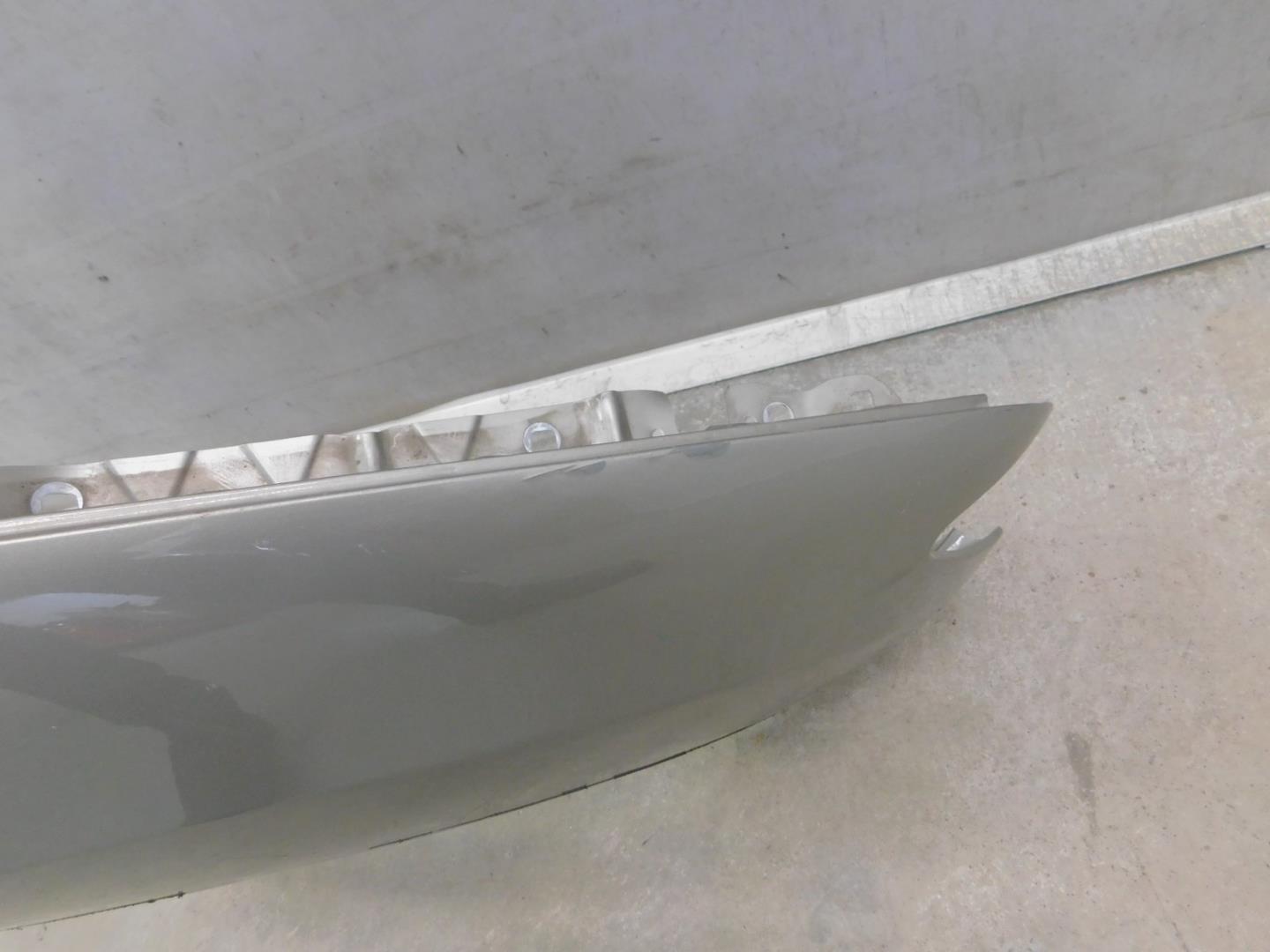 Крыло переднее правое